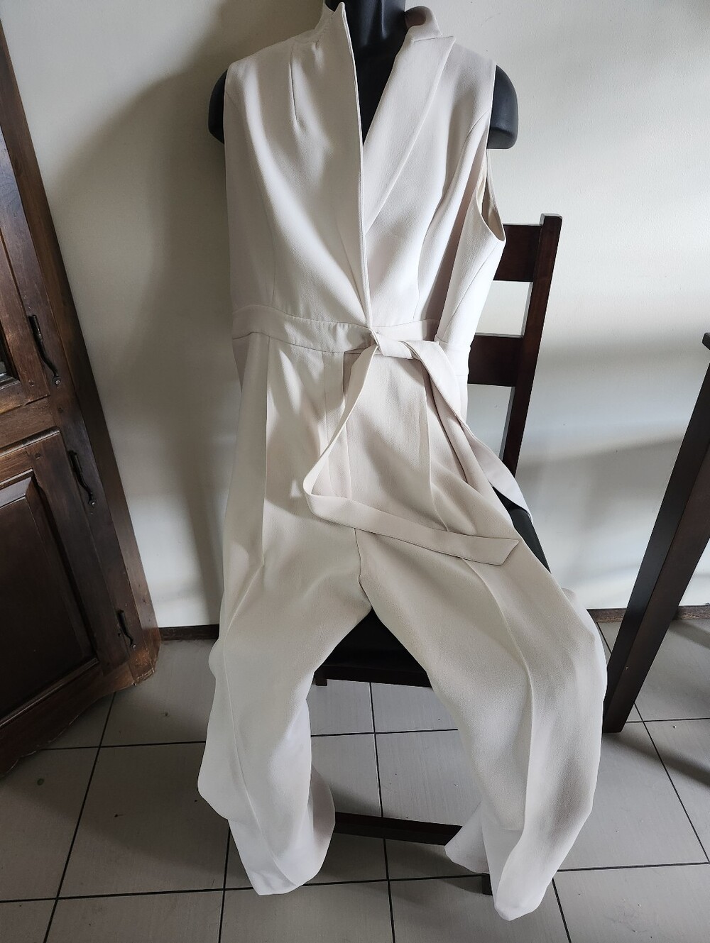 BNWT- Phase Eight Sleeveless Jumpsuit- Size 14- Ivory Colour